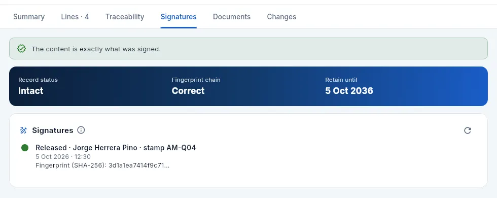 The «Signatures» tab of a shipped delivery note: the release signed with the stamp of whoever shipped it.