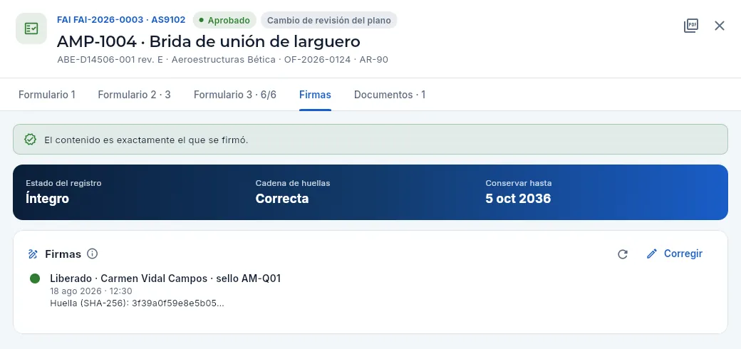 La pestaña Firmas de un FAI aprobado: la liberación firmada por Calidad con su sello, y el registro íntegro.