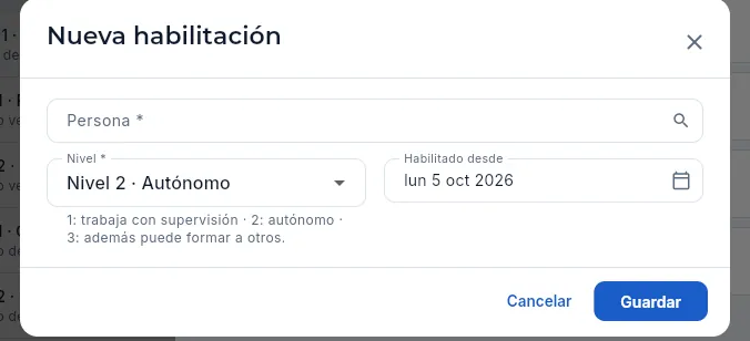 Nueva habilitación en el centro: persona, nivel y fecha.