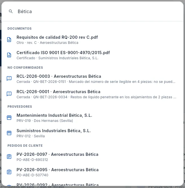 Búsqueda de «Bética»: documentos, reclamaciones del cliente, proveedores, pedidos, expediciones y, más abajo, el cliente.
